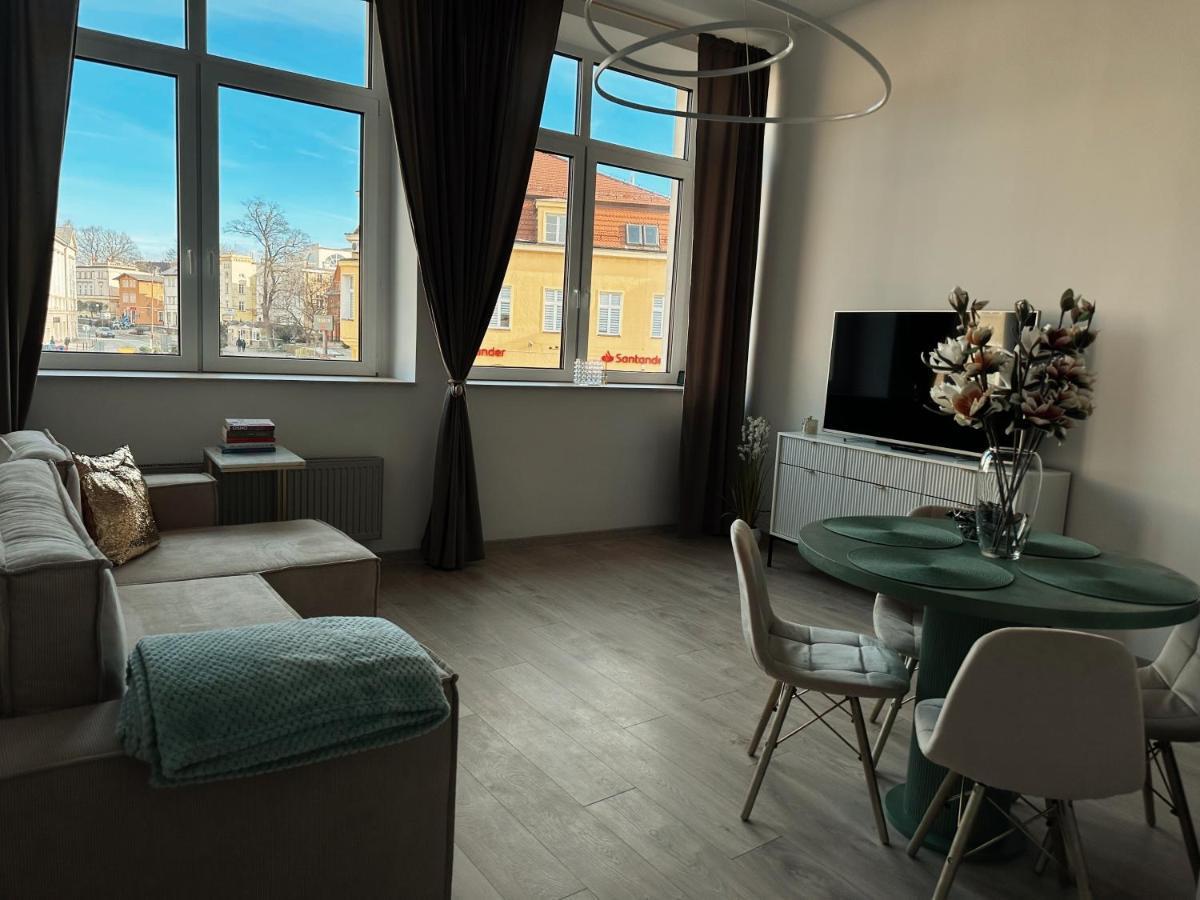 Loft Przy Placu Niepodleglosci Apartman Jelenia Góra Kültér fotó