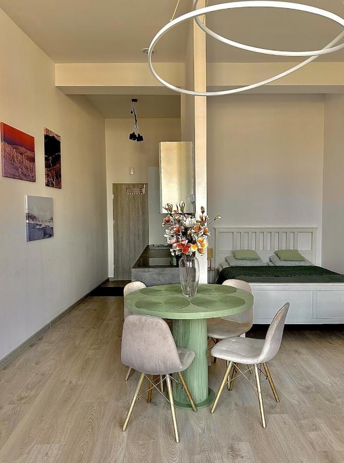 Loft Przy Placu Niepodleglosci Apartman Jelenia Góra Kültér fotó